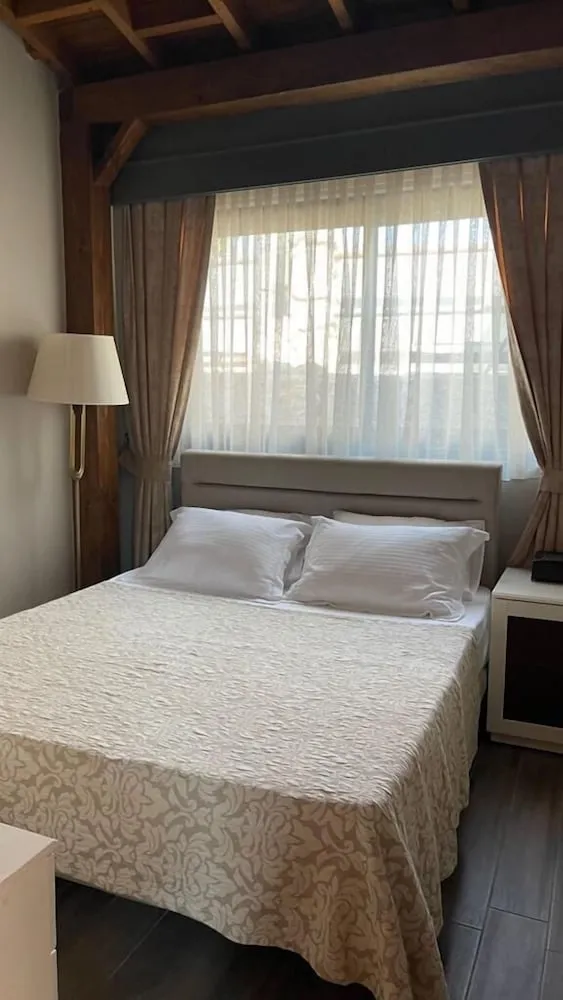Family Kır Evi
