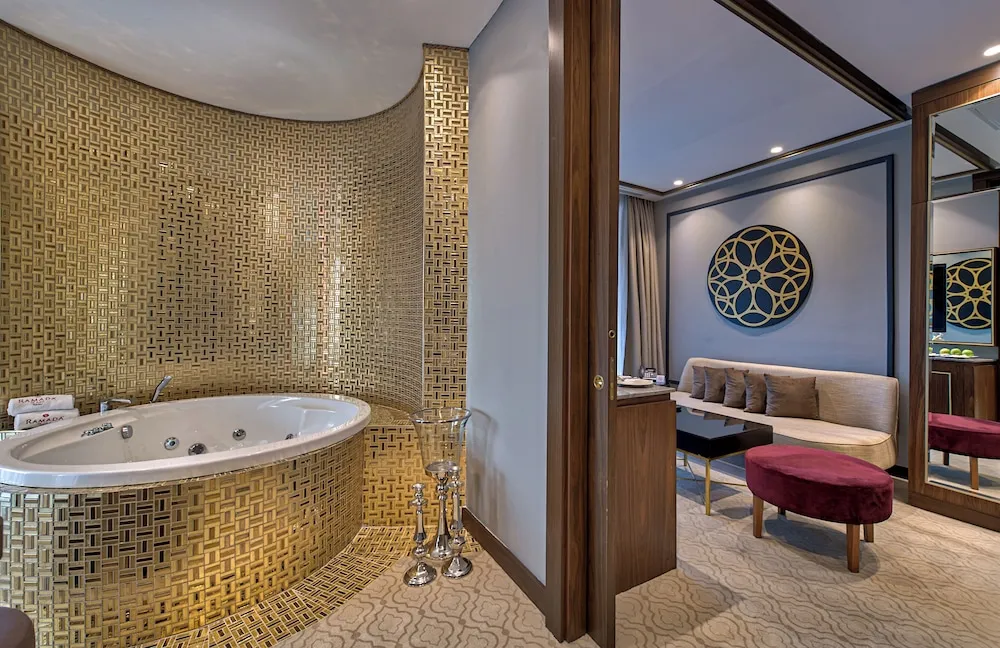 Honeymoon Süit, 1 En Büyük (King) Boy Yatak, Sigara İçilmez, Şehir Manzaralı