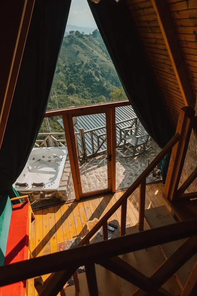 Jakuzili Suite Bungalov-11