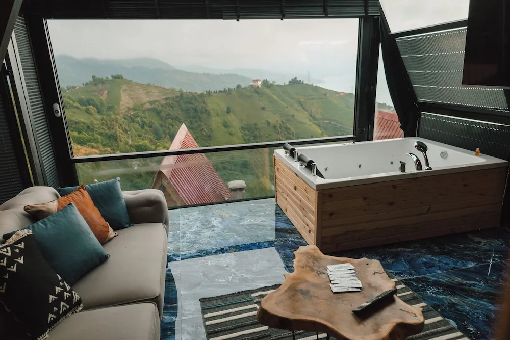 Jakuzili Somineli Suite Bungalov-6