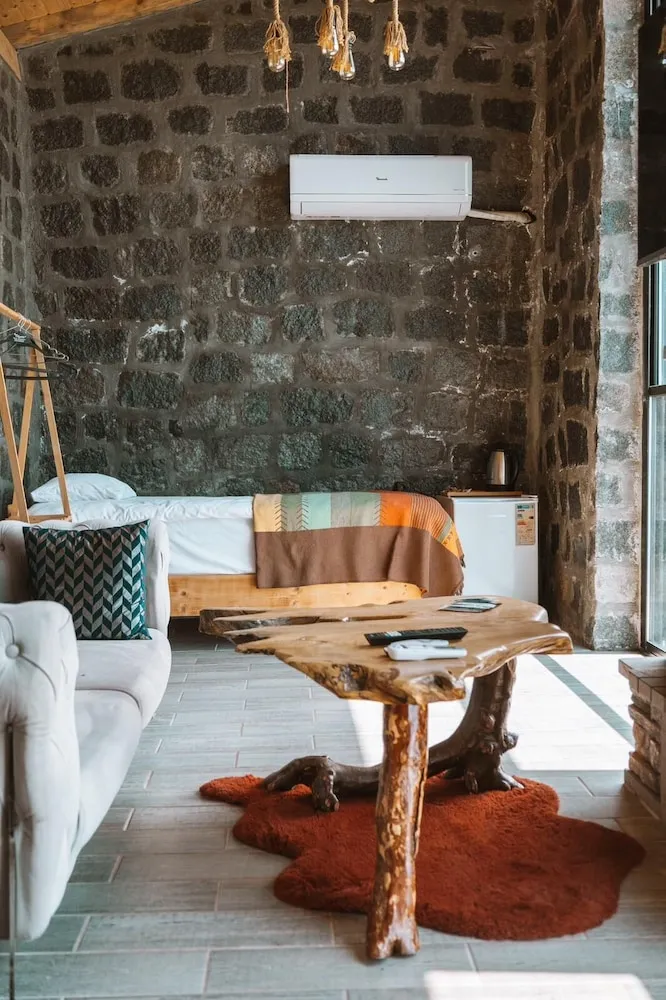 Jakuzili Somineli Tas Bungalov-14