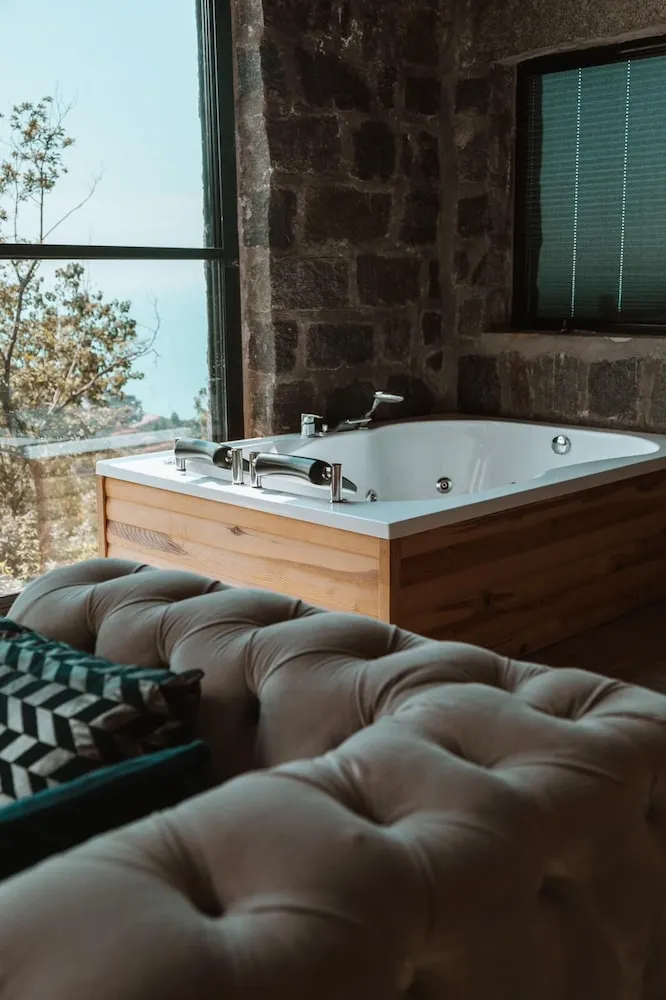 Jakuzili Somineli Tas Bungalov-14