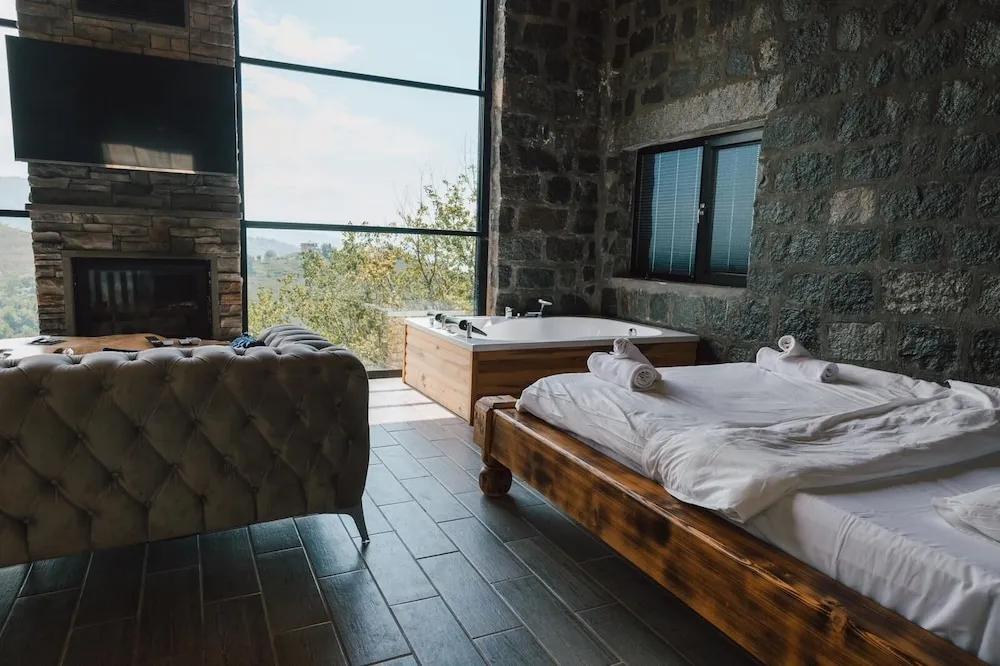 Jakuzili Somineli Tas Bungalov-14