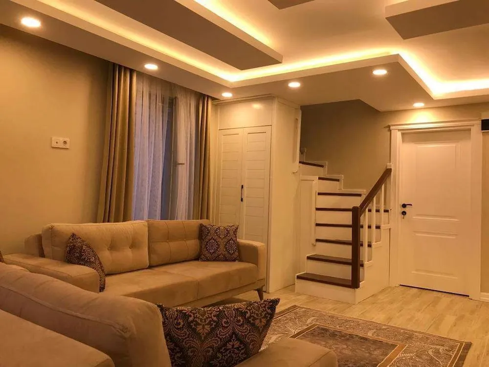 Villa, Göl Manzaralı