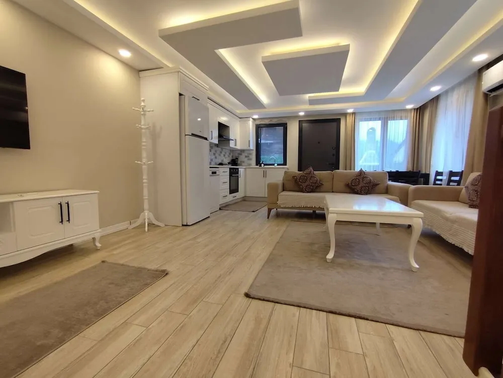 Villa, Göl Manzaralı
