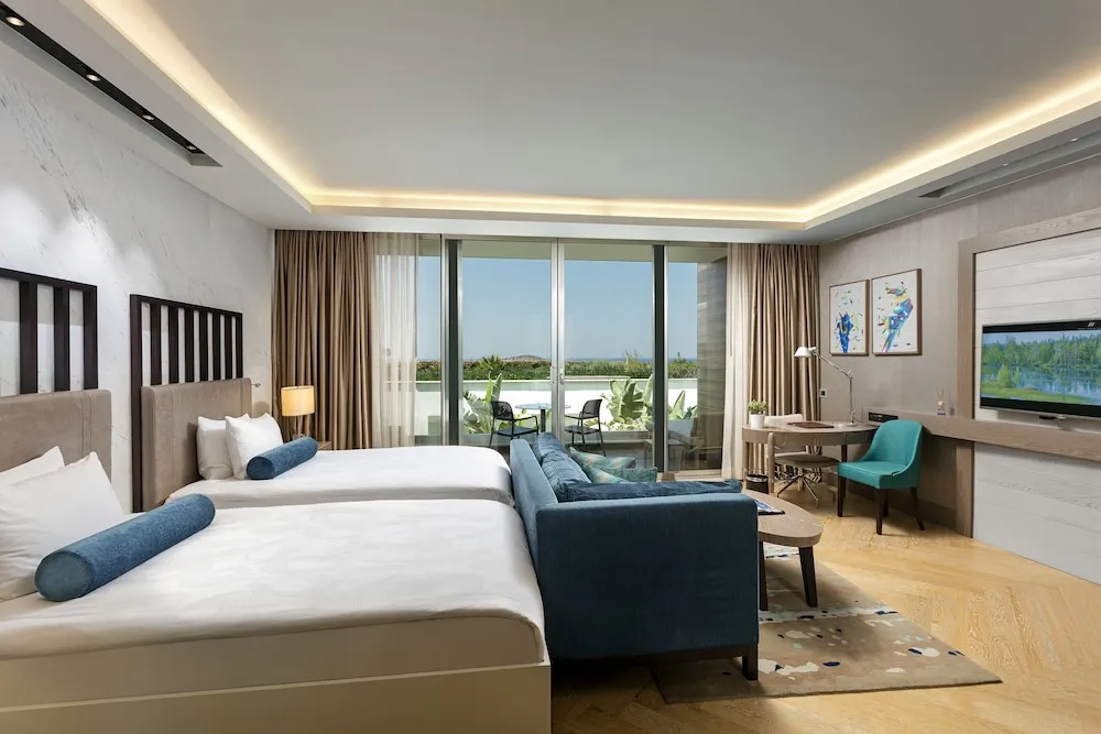 Executive Family Suite, Partial Sea View