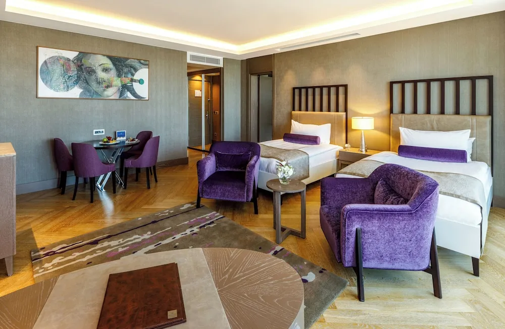 Executive Family Suite, Partial Sea View