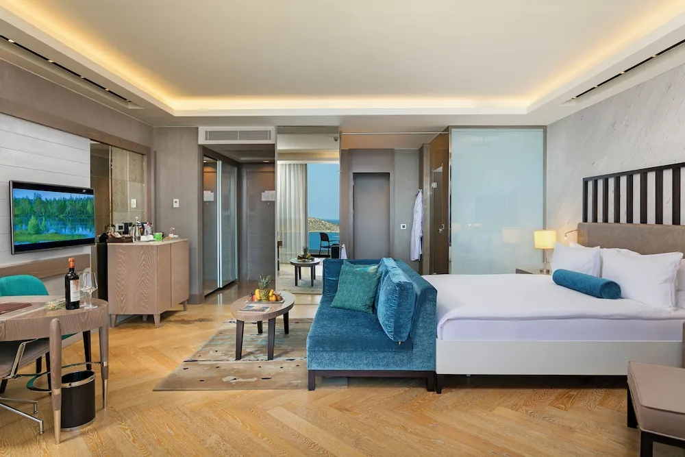 Deluxe King Room with Sea View