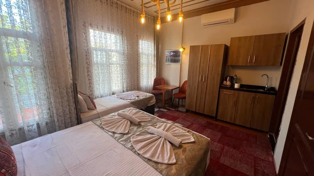 Standard Üç Kişilik Oda, Şehir Manzaralı