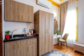 April Story Apart Hotel