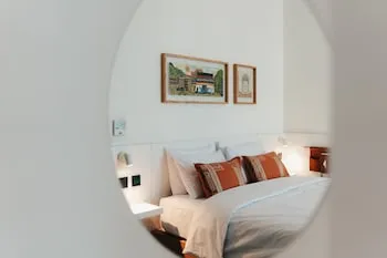 Shada Hotels Jumeirah Gardens