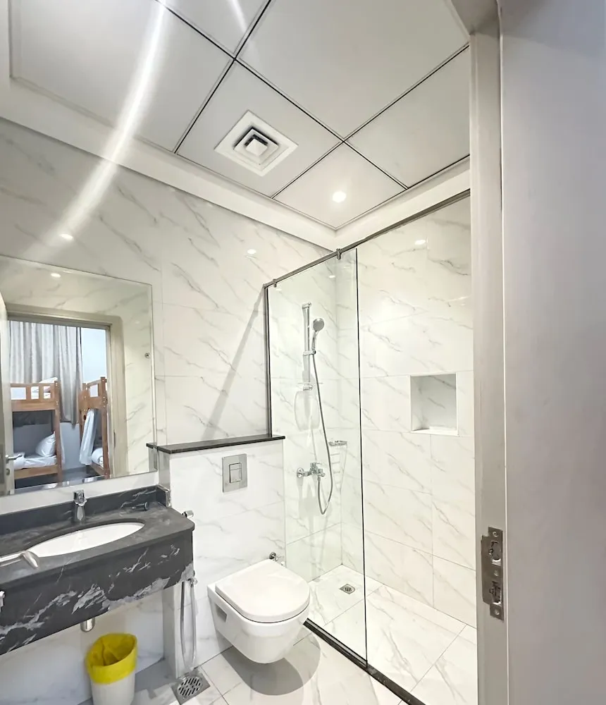 Comfort Bunk in 6-Bed Deluxe Mixed Dorm - Ensuite