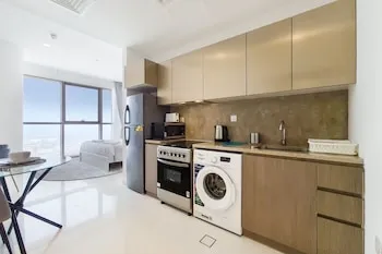 GreenFuture - Luxe Studio In Trade Center With Downtown Views