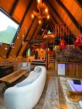 İnoravadi Bungalov