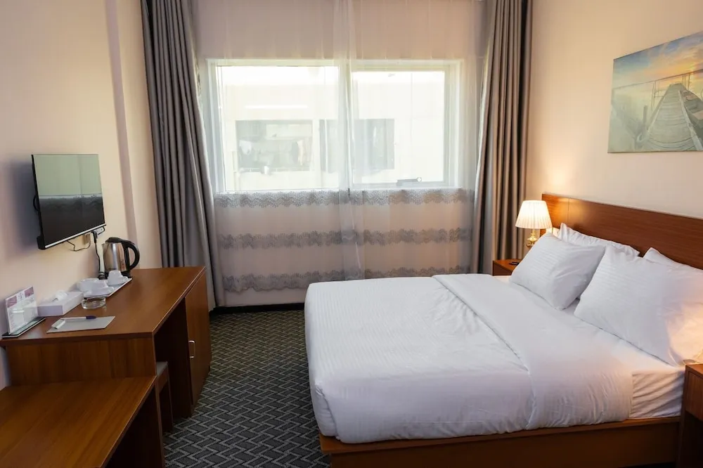 City Tek Büyük Yataklı Oda