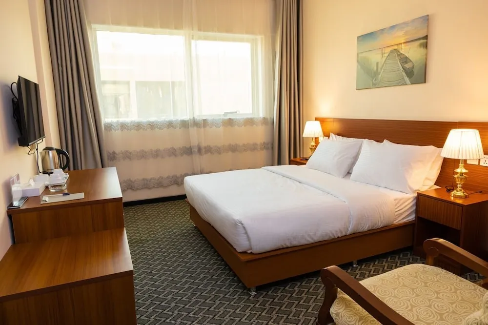 City Tek Büyük Yataklı Oda