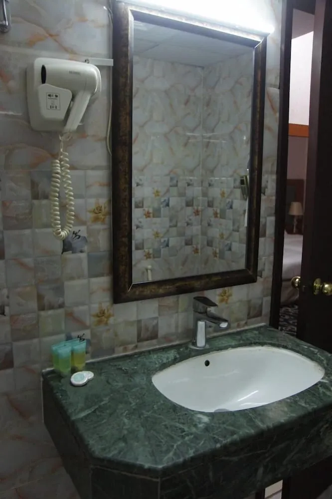 City Tek Büyük Yataklı Oda