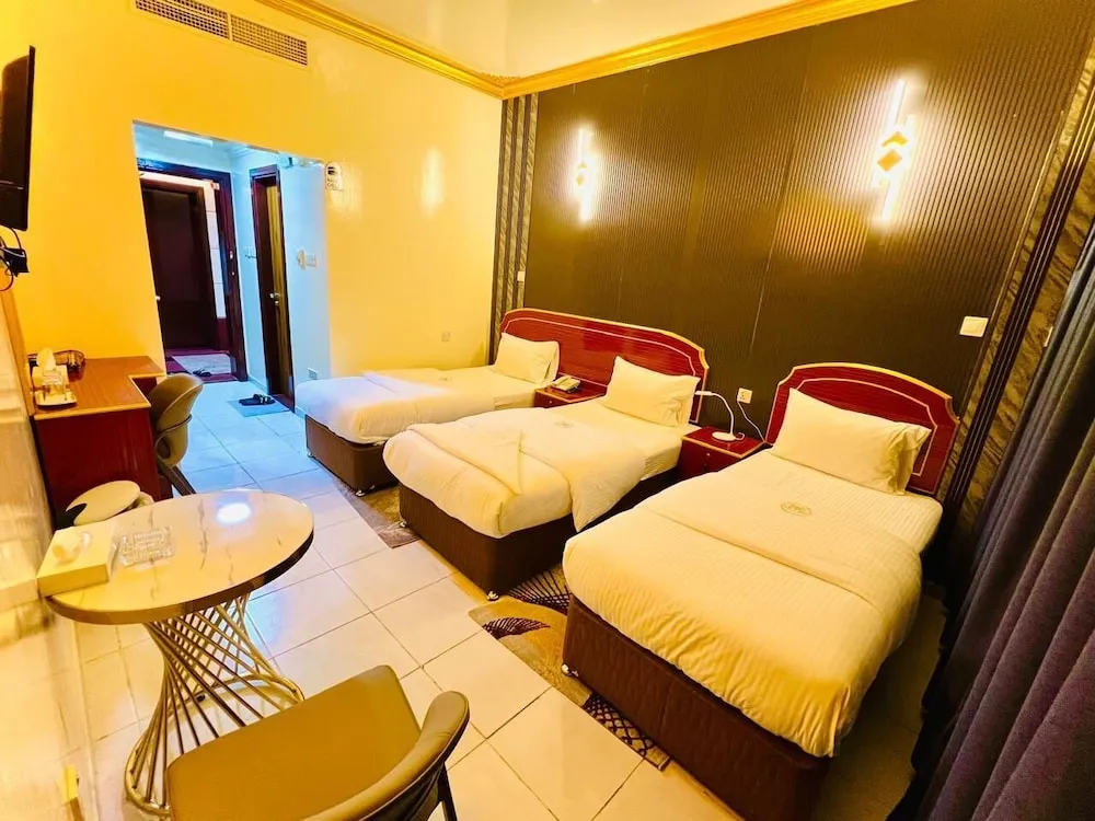 Deluxe Üç Kişilik Oda, Şehir Manzaralı