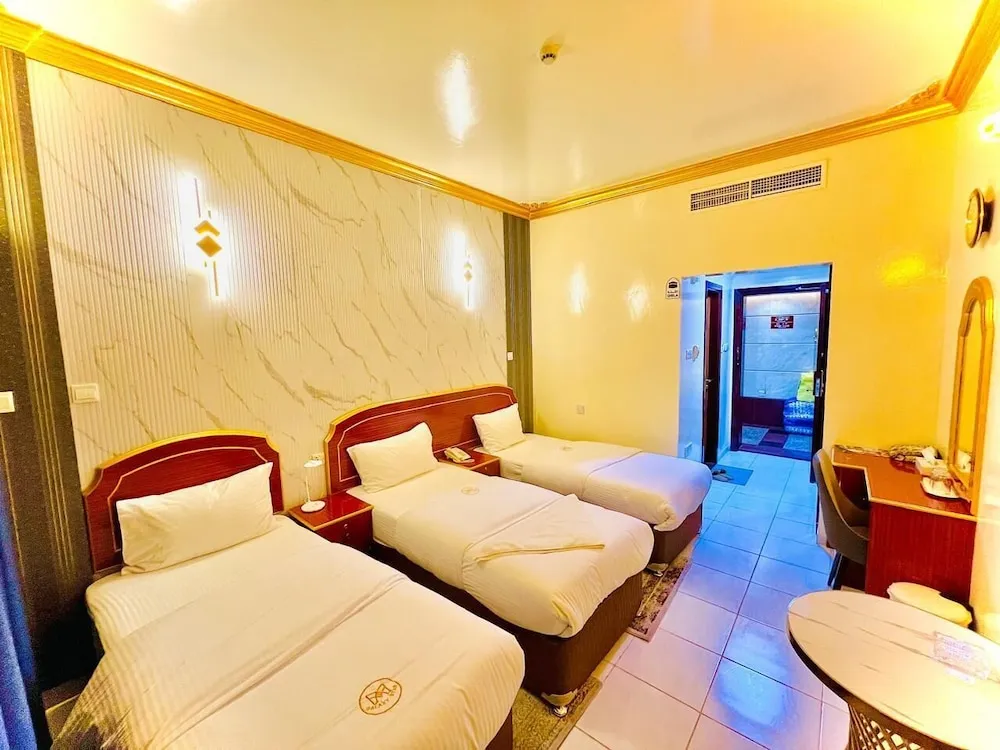 Deluxe Üç Kişilik Oda, Şehir Manzaralı