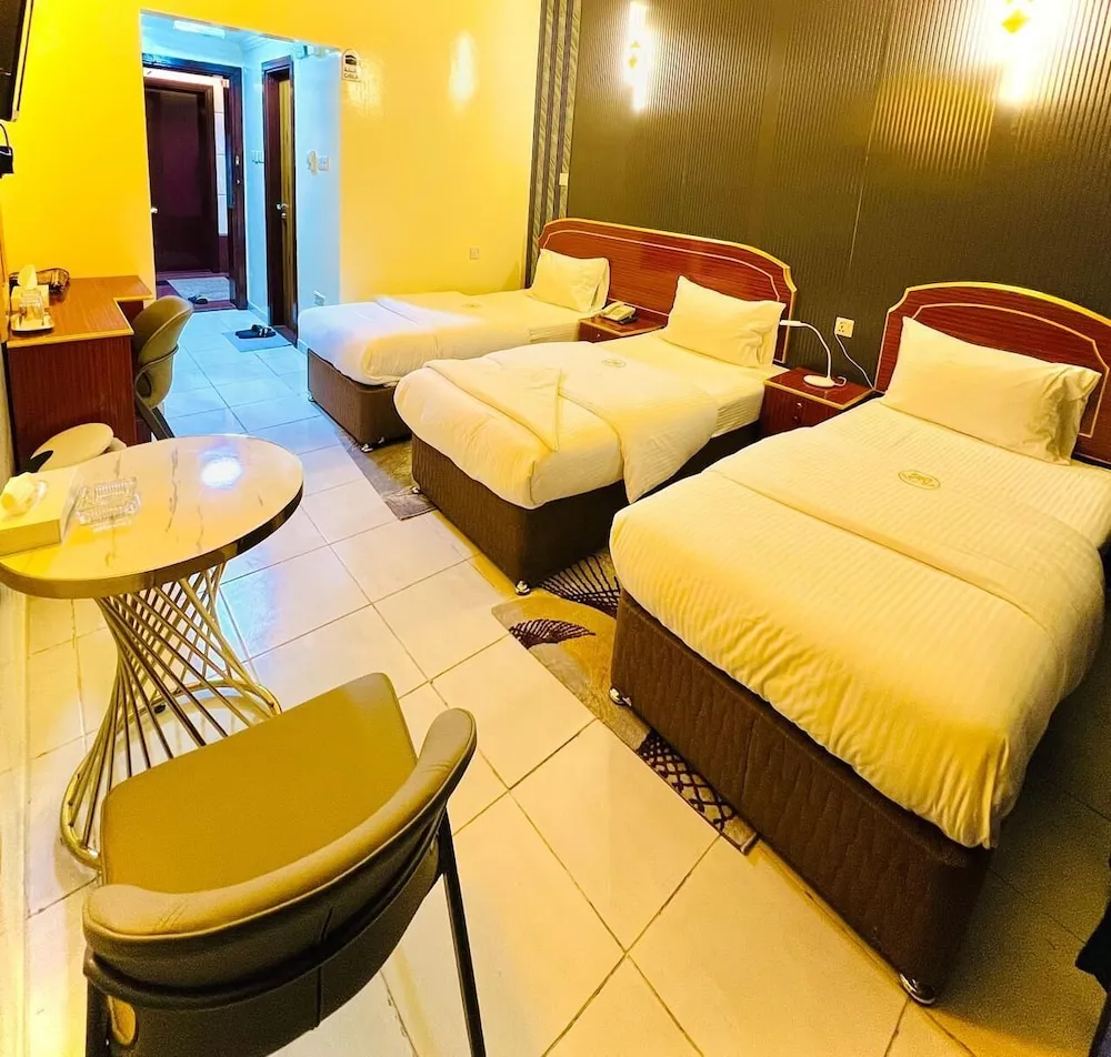 Deluxe Üç Kişilik Oda, Şehir Manzaralı