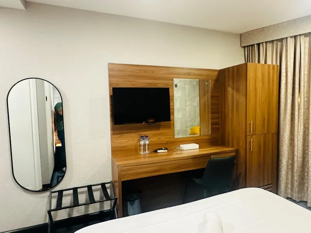 Standard Tek Büyük veya İki Ayrı Yataklı Oda