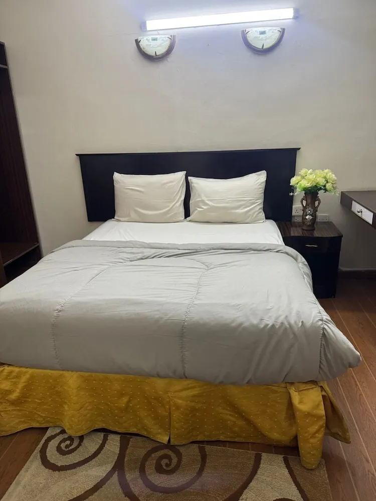 Basic Tek Büyük Yataklı Oda