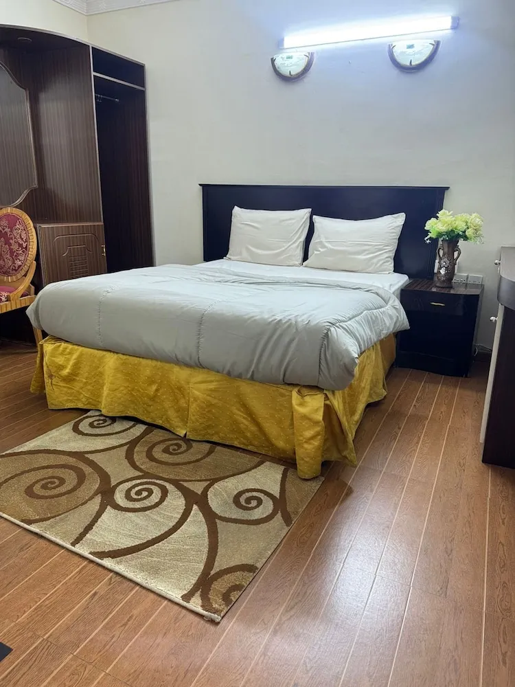 Basic Tek Büyük Yataklı Oda