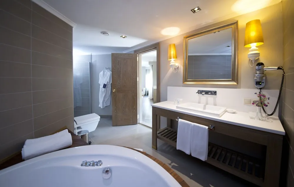 Suite, 1 Bedroom, Jetted Tub