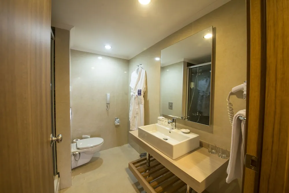 Deluxe Üç Kişilik Oda