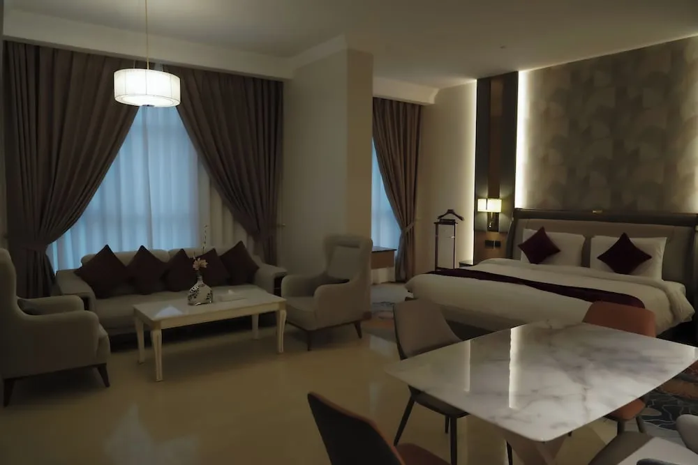 Junior Süit, Şehir Manzaralı