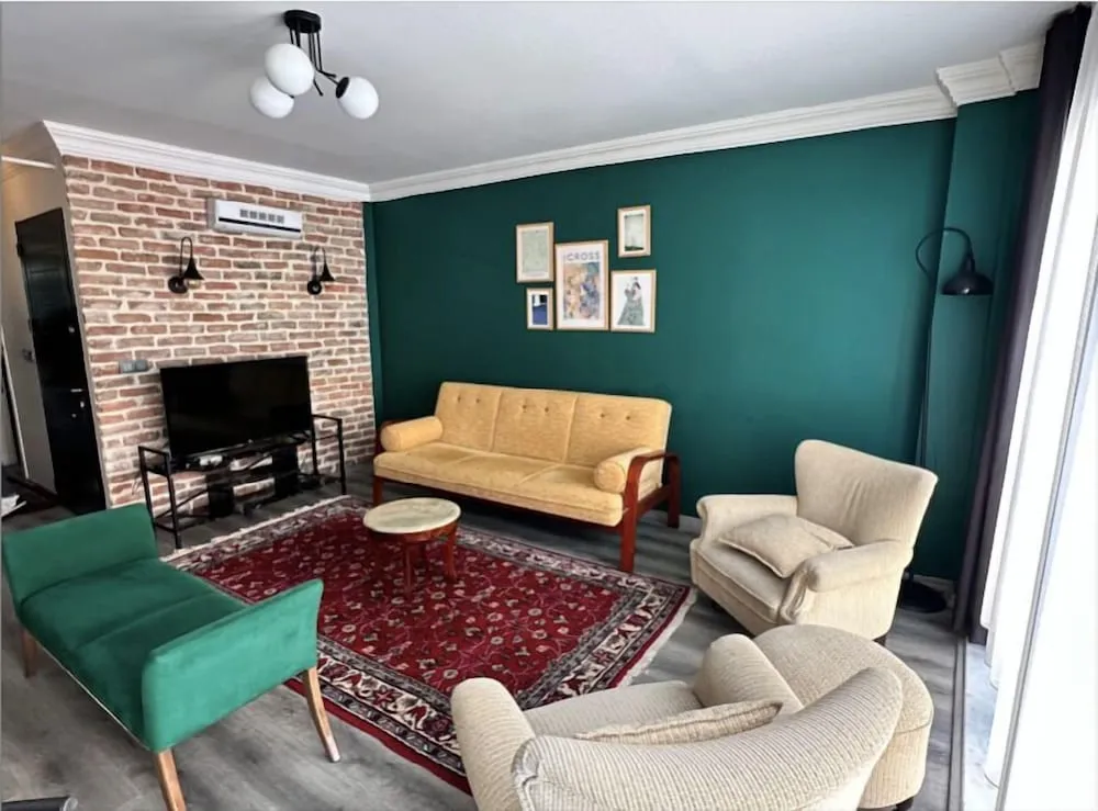 Superior Suite Annex Building