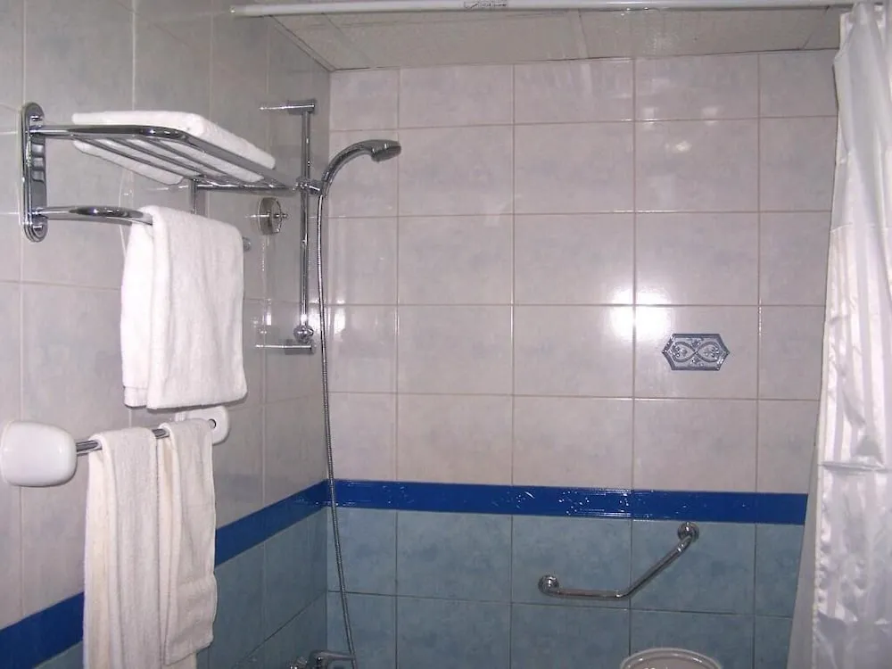 Tek Büyük veya İki Ayrı Yataklı Oda, Balkon