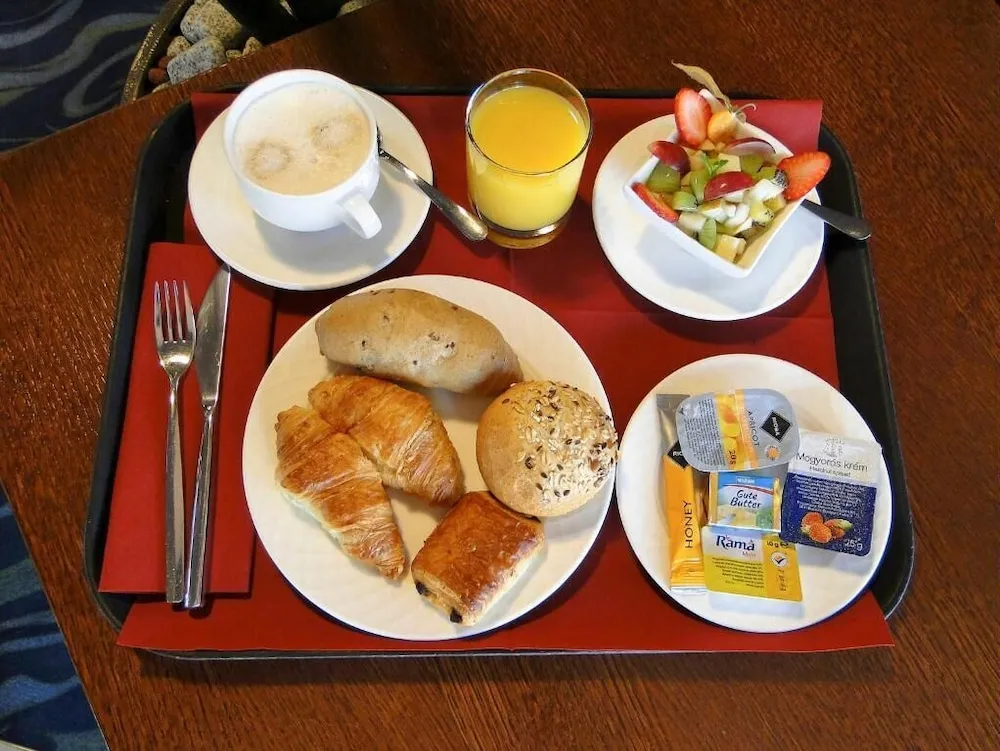 Tek Büyük veya İki Ayrı Yataklı Oda, Balkon