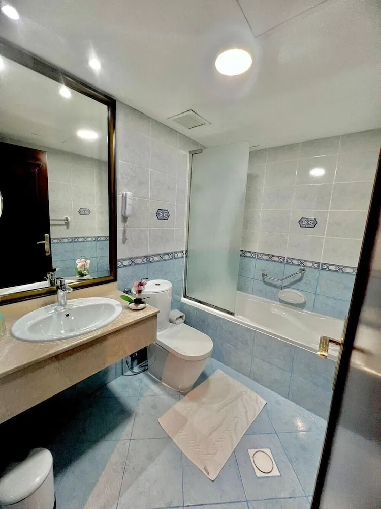 Tek Büyük veya İki Ayrı Yataklı Oda, Balkon