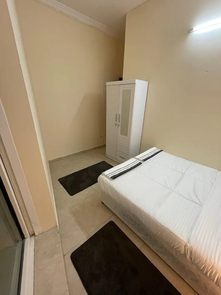 City Tek Büyük Yataklı Oda