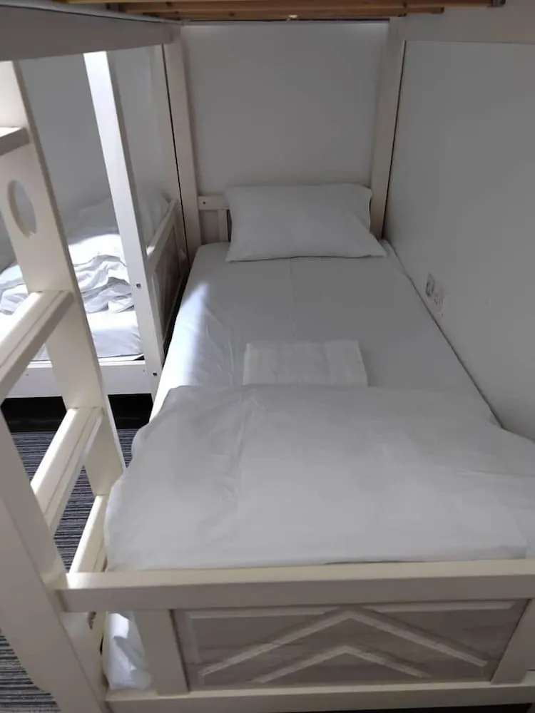 Comfort Ortak Ranzalı Oda, Sadece erkekler için, Şehir Manzaralı