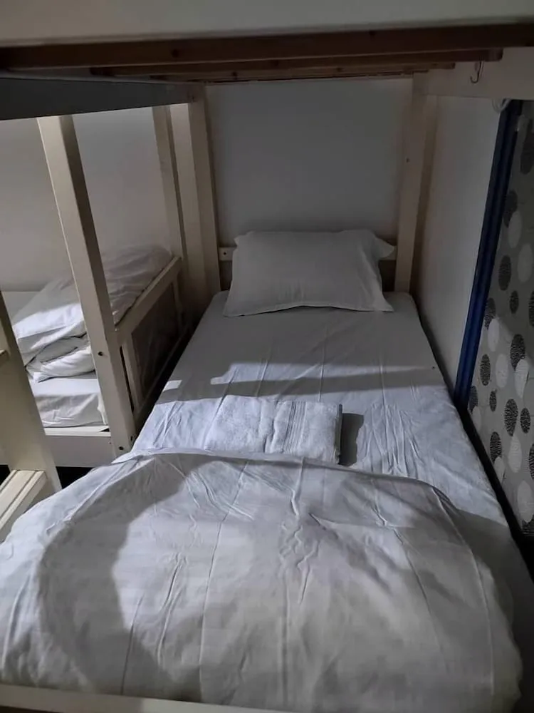 Comfort Ortak Ranzalı Oda, Sadece erkekler için, Şehir Manzaralı