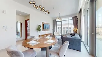 Primestay - Canal Front Residences