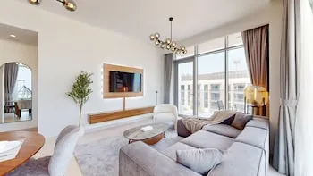 Primestay - Canal Front Residences