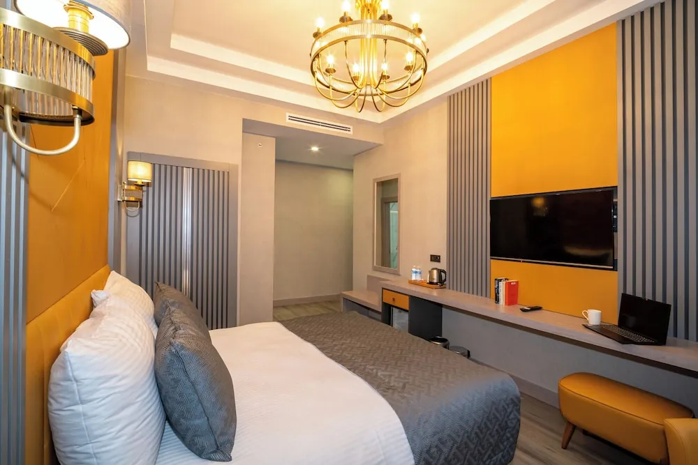 Deluxe Tek Büyük Yataklı Oda
