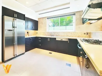 Venduras- Luxe 3BR Villa Jumeirah Park