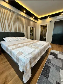 The Port Palace Otel