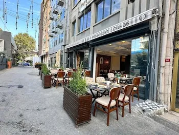 The Port Palace Otel