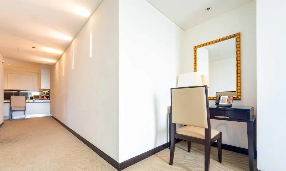 Gallery Oda, 1 En Büyük (King) Boy Yatak, Şehir Manzaralı