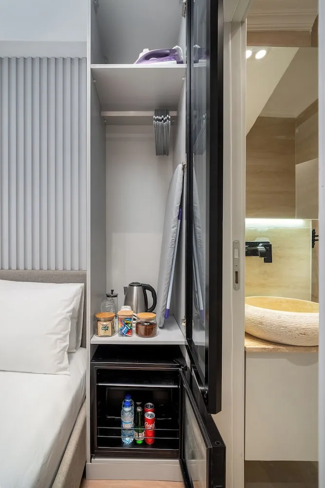 Junior Tek Büyük Yataklı Oda