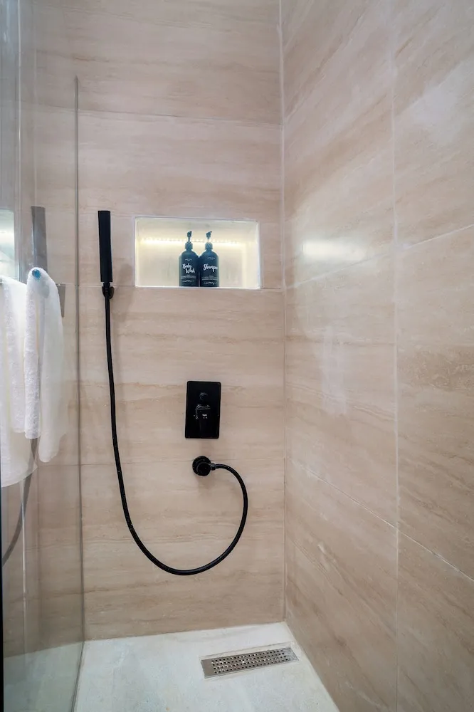 Junior Tek Büyük Yataklı Oda