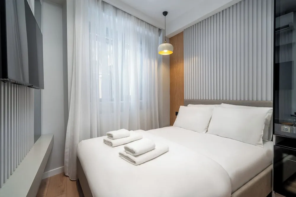 Junior Tek Büyük Yataklı Oda