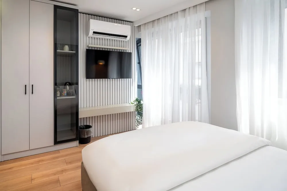 Standard Tek Büyük Yataklı Oda