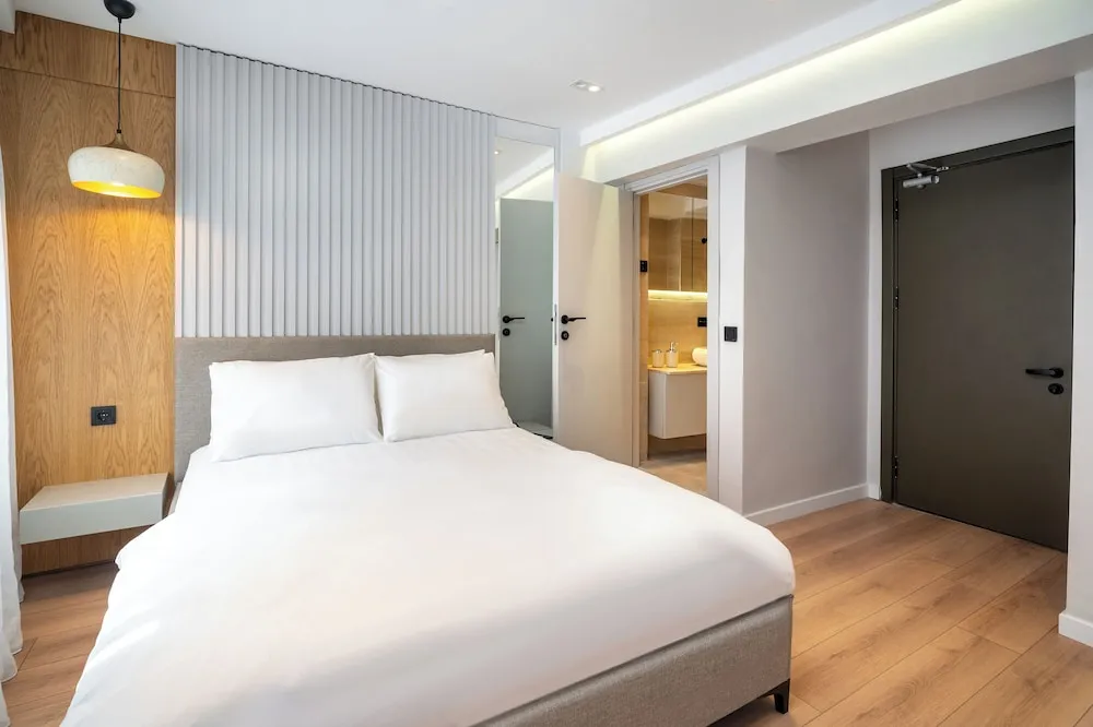 Deluxe Tek Büyük Yataklı Oda