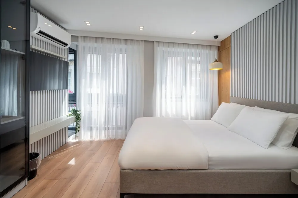 Deluxe Tek Büyük Yataklı Oda